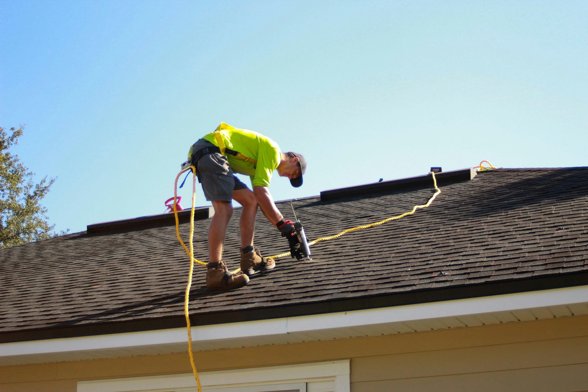 Roofers professionals working