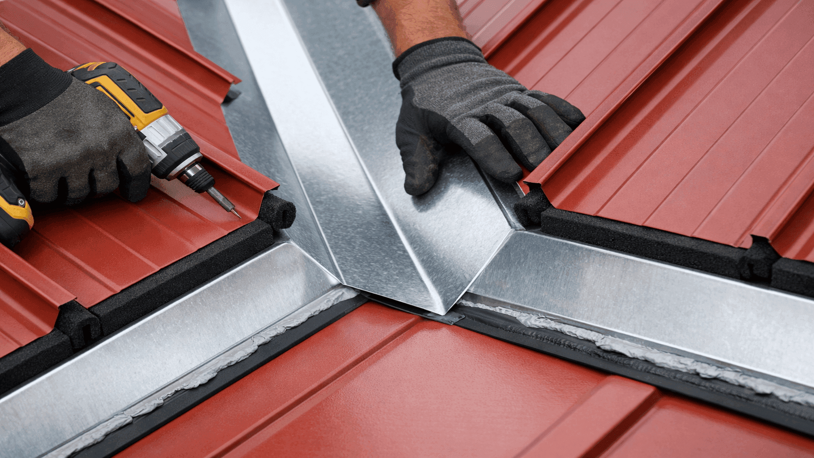 Metal Roof Installation: Professional Methods Guide 2026